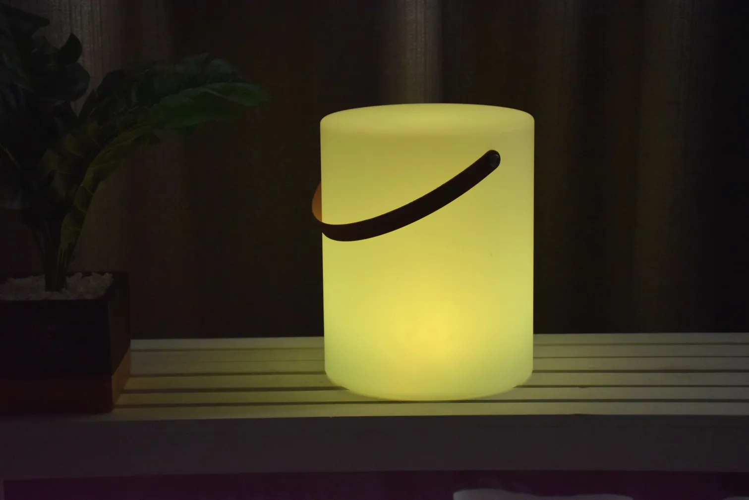 VÄLISVALGUSTI LED +3RGB 3,7V 1200MAH 27CM