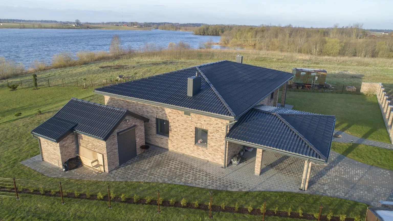 ETERNIIT GOTIKA 585X920CM MUST 150TK/ALUS