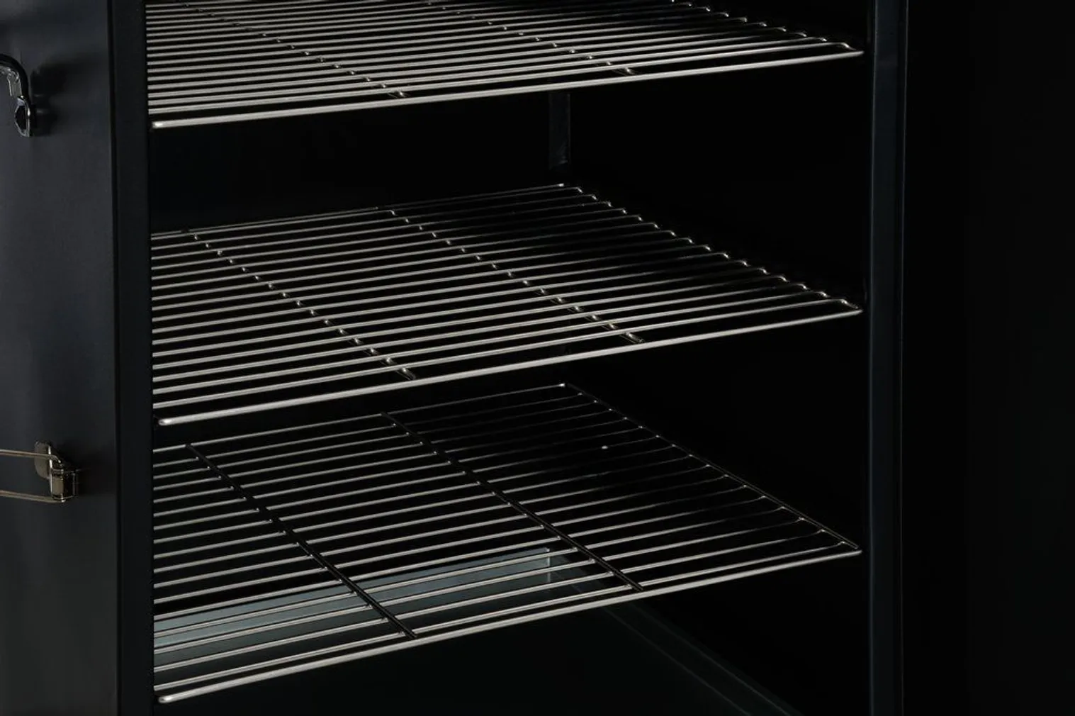 KÜLMSUITSUAHI MUSTANG M