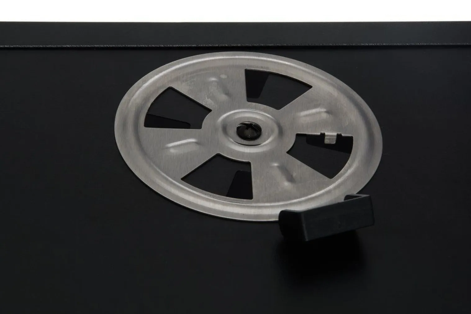 KÜLMSUITSUAHI MUSTANG M