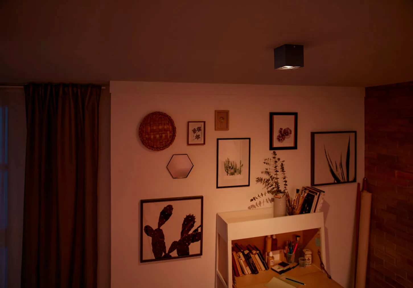 KOHTVALGUSTI BOX 1X4.5W SELV MUST