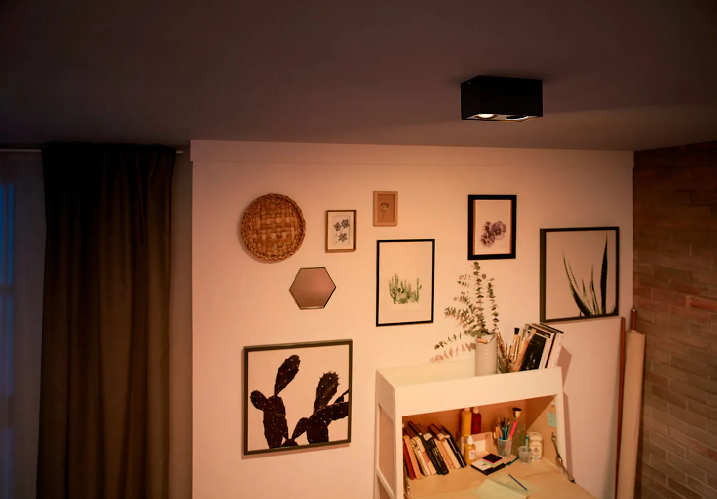 KOHTVALGUSTI BOX 2X4.5W SELV MUST