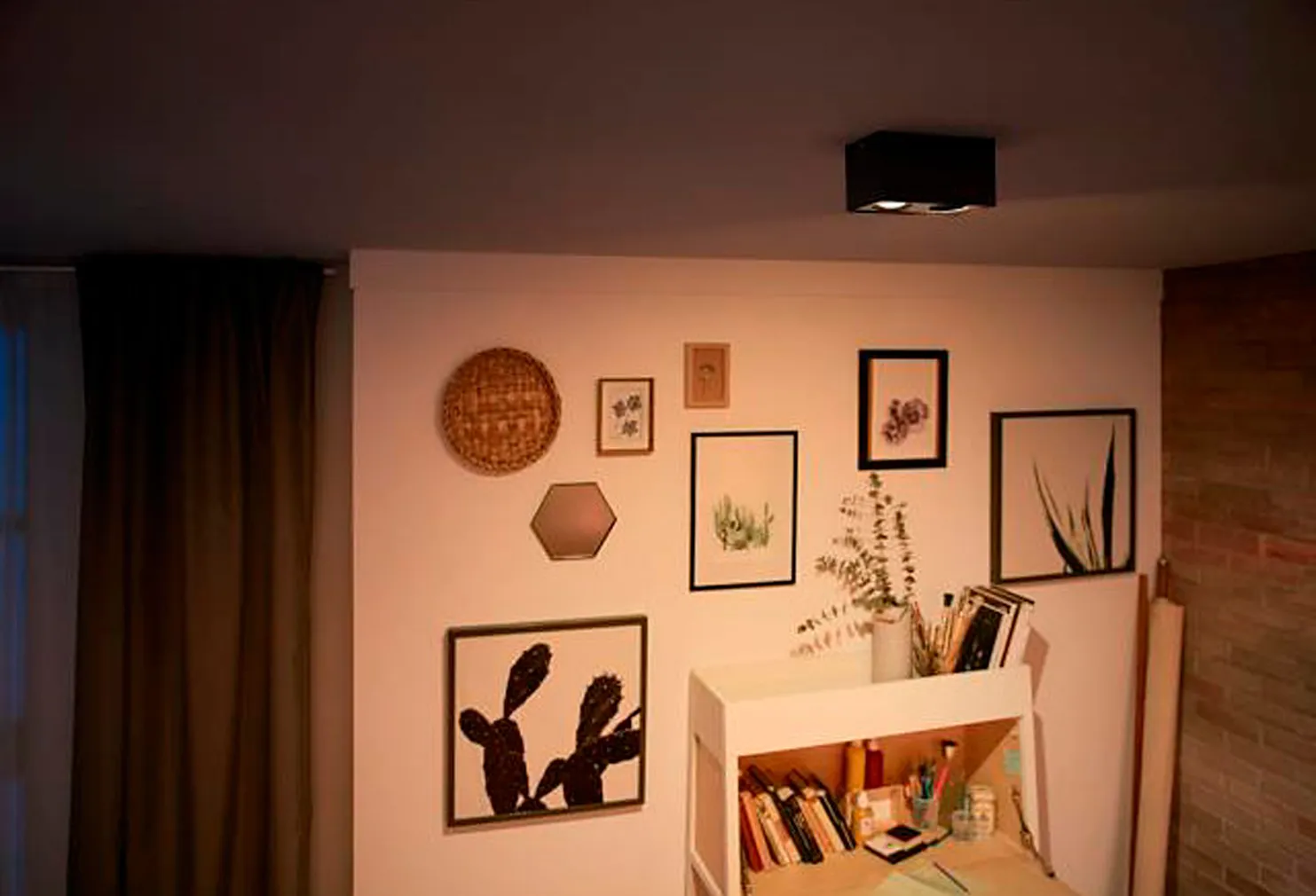 KOHTVALGUSTI BOX 2X4.5W SELV MUST