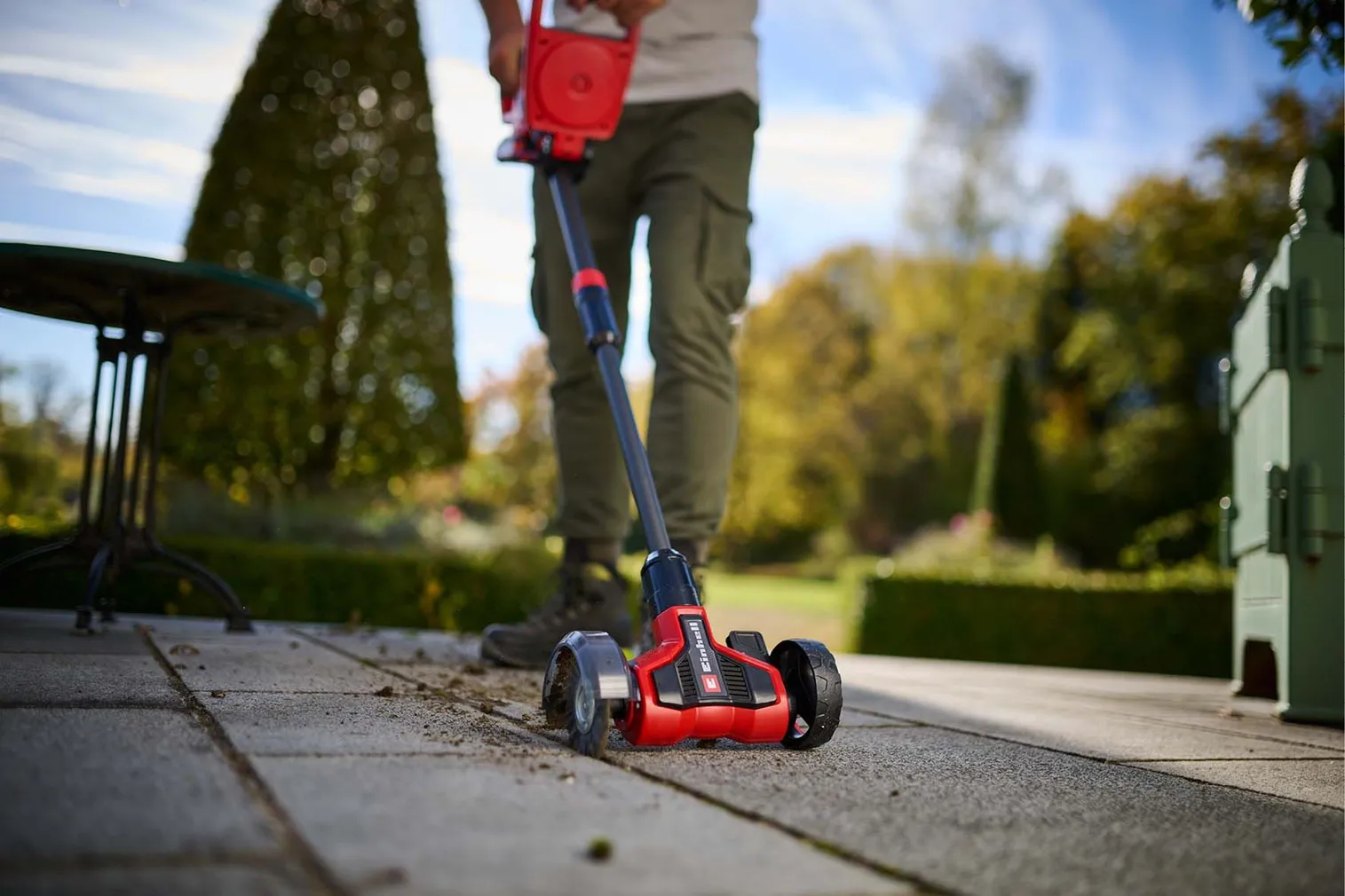 AKUVUUGIPUHASTUSHARI EINHELL GE-CC 18/110 Li E, AKU JA LAADIJATA