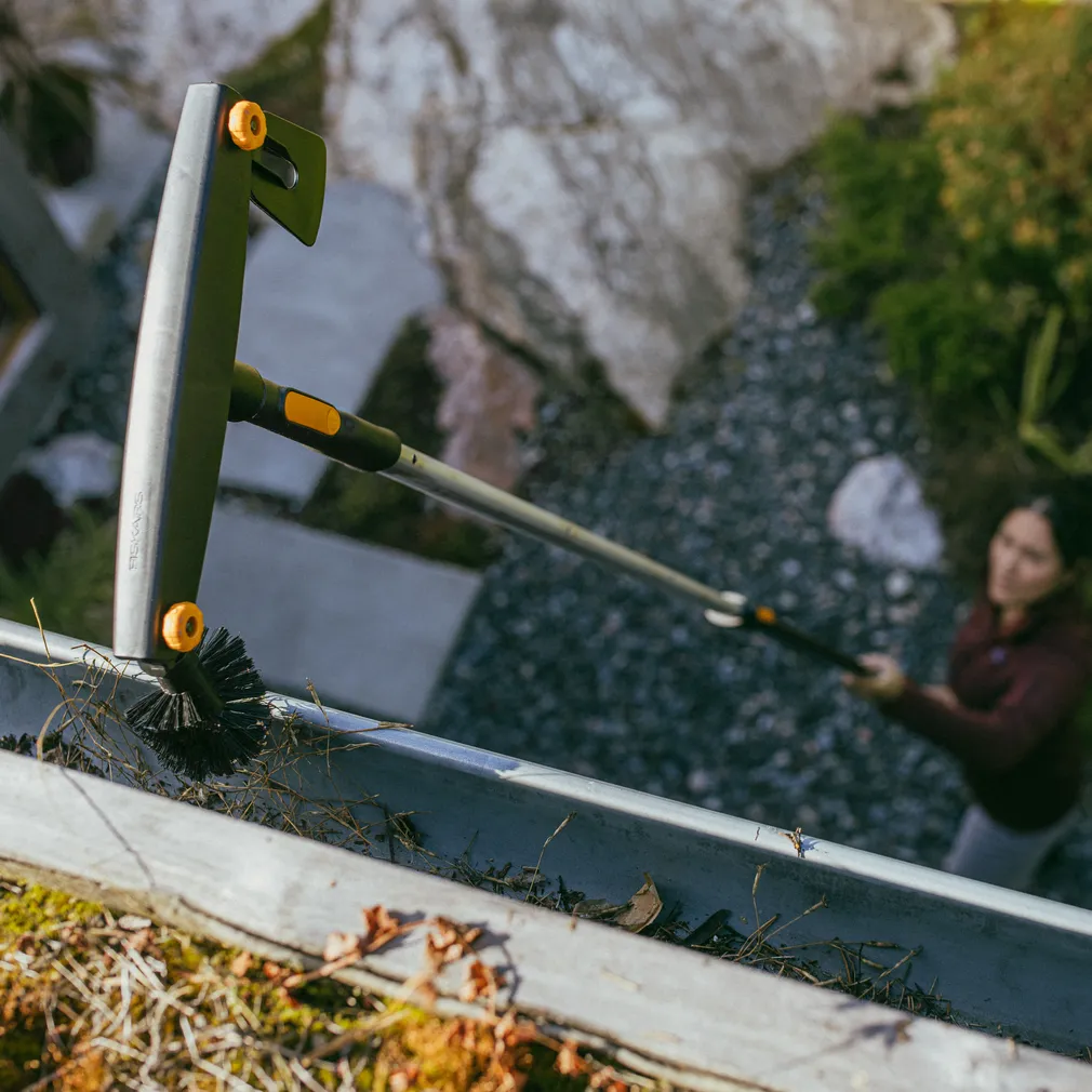 VIHMAVEERENNIDE PUHASTAJA FISKARS ONECLICK