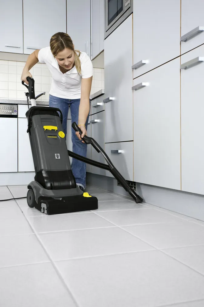 PÕRANDAPESUMASIN KÄRCHER BR 30/4 C ADV