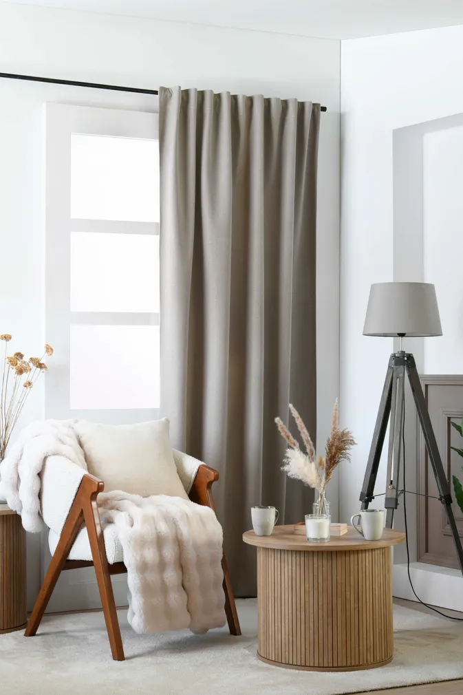 KARDIN STOF PORTLAND 135X250CM 100% PIMENDAV HELEHALL