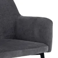 TOOL KAREN KÄETUGEDEGA, HALL