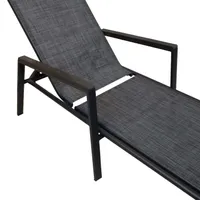 LAMAMISTOOL DELGADO HALL