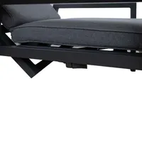 LAMAMISTOOL CASPER HALL