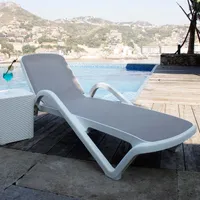 LAMAMISTOOL RESORT BEEŽ PLASTIK