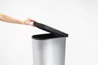 PRÜGIKAST ROTHO PASO PEDAALIGA MUST/HÕBEDANE 50L