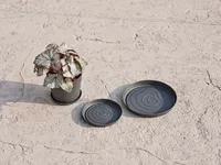 LILLEPOTI ALUSTALDRIK ORMA TUMEHALL Ø21CM