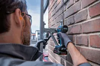 AKULÖÖKKRUVIKEERAJA BOSCH GDS 18V-330 HC, ILMA AKU JA LAADIJATA