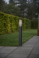 VÄLISVALGUSTI KONSTSMIDE VÄIKE LATERN PISTOIA E27 15W IP54 MUST