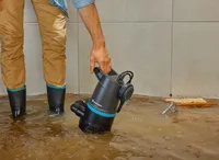 TÜHJENDUSPUMP GARDENA 20000 BASIC MUST VESI, UJUKLÜLITIGA