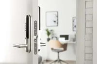 NUTILUKK YALE DOORMAN L3S HARJATUD TERAS