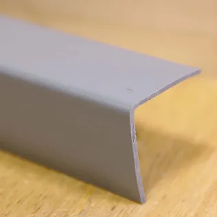 VÄLISNURGALIIST PVC KKU20 HALL 20X20MM 2,6M