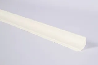 LAELIIST VALGE PLAST 22X22MM 2,7M