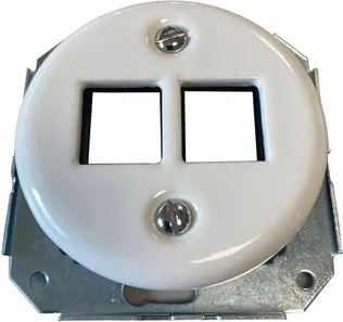 PISTIKUPESA DATA 2-NE FENDE SÜV KERAAMILINE VALGE