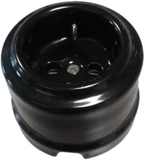 PISTIKUPESA 1-NE FENDE M-GA PIND KERAAMILINE MUST