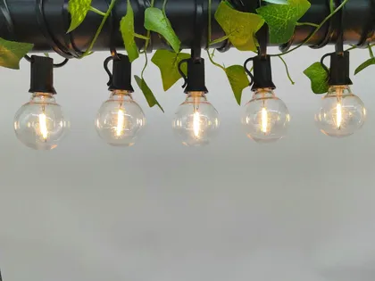 VALGUSKETT LATERNAGA 10LED PLAST 1,8M PÄIKESEPANEELIGA