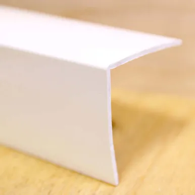 VÄLISNURGALIIST PVC KKU40 VALGE 40X40MM 2,6M