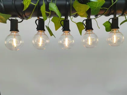 VALGUSKETT LATERNAGA 10LED PLAST 1,8M PÄIKESEPANEELIGA